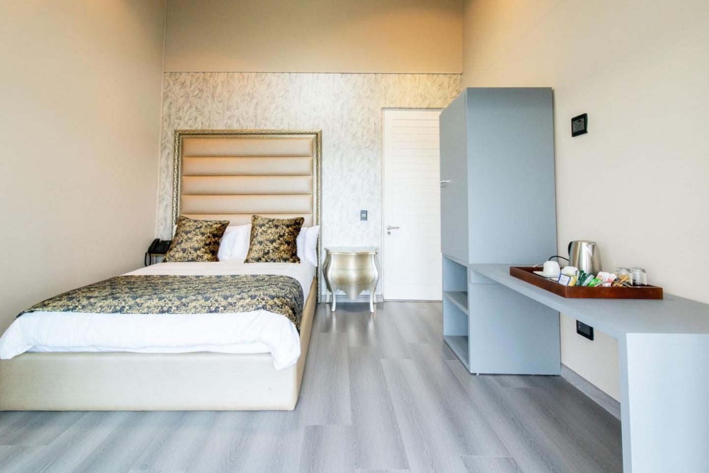 Dolphin Bay Boutique Hotel And Spa Port Elizabeth Eksteriør billede
