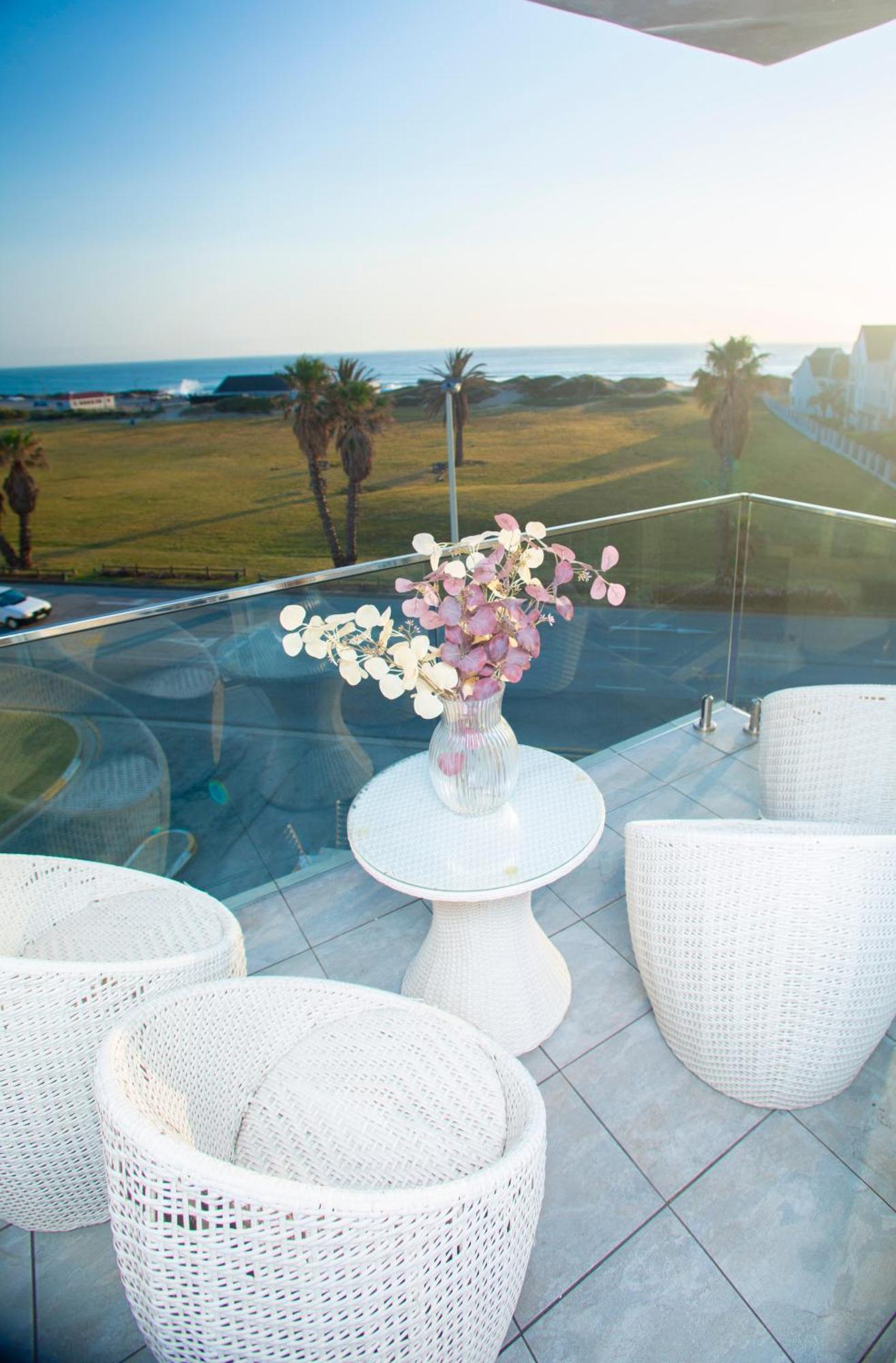 Dolphin Bay Boutique Hotel And Spa Port Elizabeth Eksteriør billede